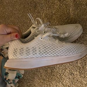 White Nobull runners mesh